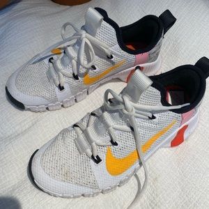 NIKE TRAINING SNEAKERS